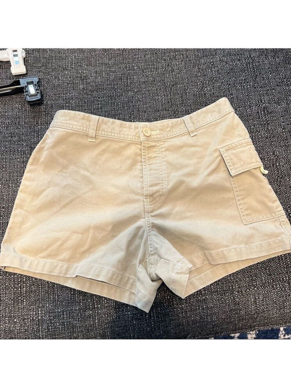 Old Navy Khaki Shorts with one cargo pocket size 6